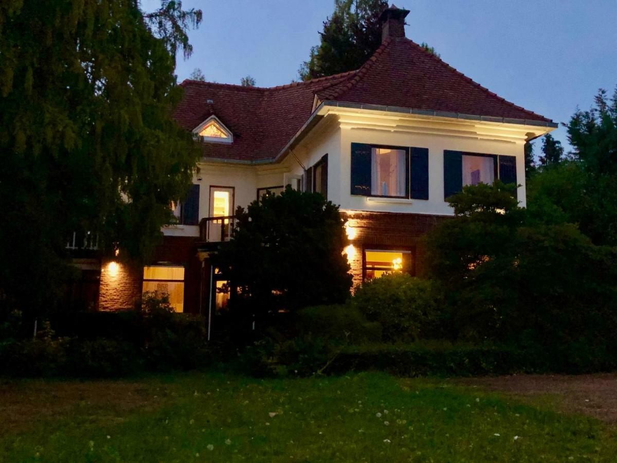 Guesthouse Villa De Eikhof Хенгело Екстериор снимка